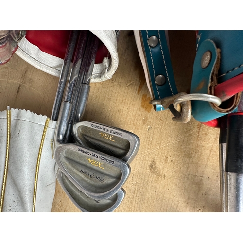 135 - Quantity of Vintage Golfing Equipment