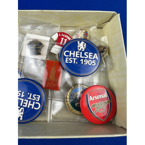 209 - Tray of Badges including Vintage Football