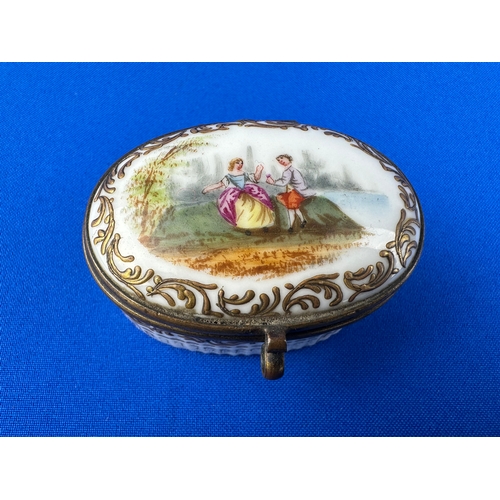 211 - Small Hand Painted Meissen Style Trinket Box