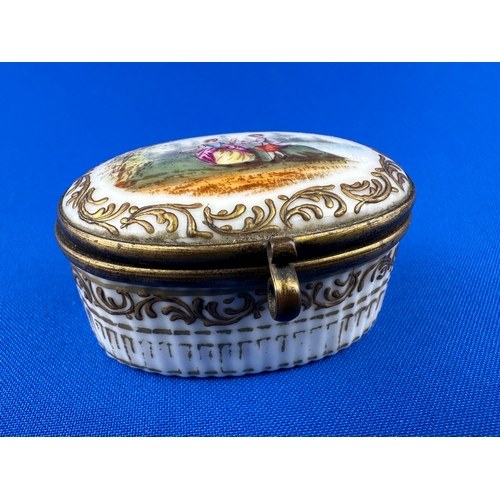 211 - Small Hand Painted Meissen Style Trinket Box