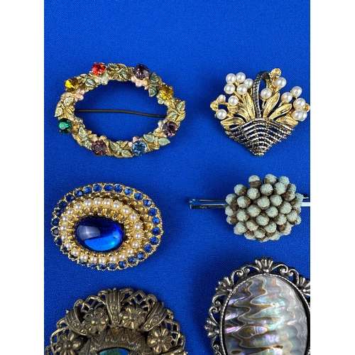 92 - Seven Vintage Brooches