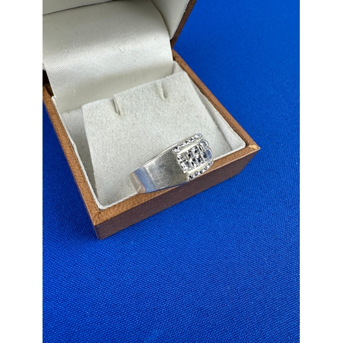 21 - Silver & Cubic Zirconia Ring size N