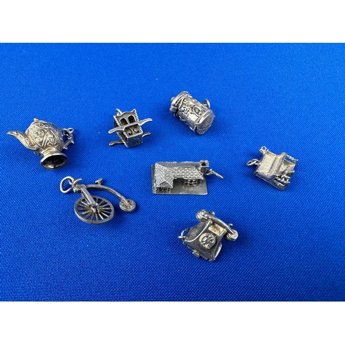 54 - Seven Silver Charms 20g