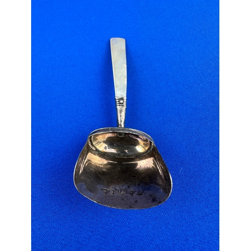 51 - George III Hallmarked Silver & Mother of Pearl Caddy Spoon