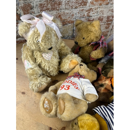 60 - Group of Vintage Teddy Bears