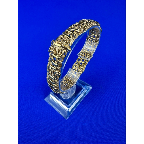 33 - 9ct Gold Bracelet 16.4g 20cm