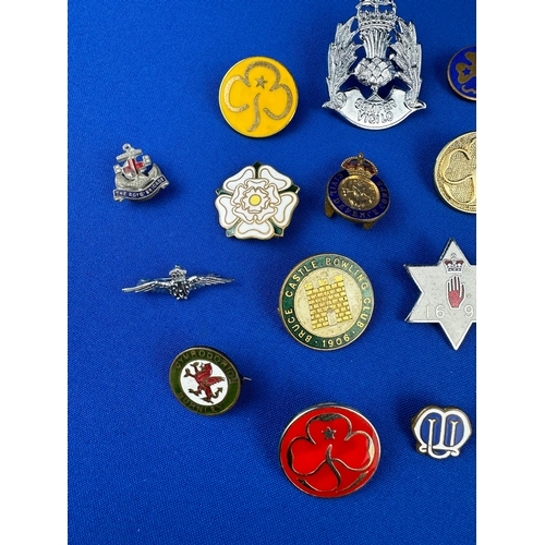 177 - Quantity of Vintage Badges & Pins