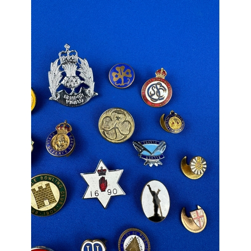 177 - Quantity of Vintage Badges & Pins