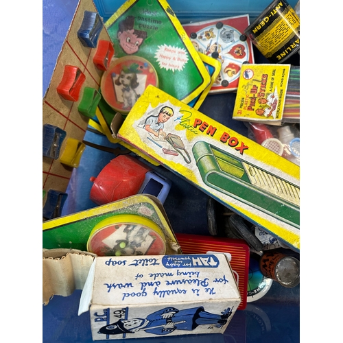 102 - Mixed box of Vintage Toys, Puzzles Childrens items etc.