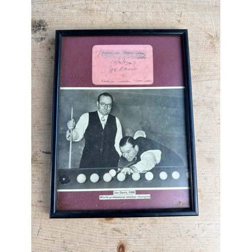 197 - Joe Davis Snooker Player, Framed Autograph & Picture