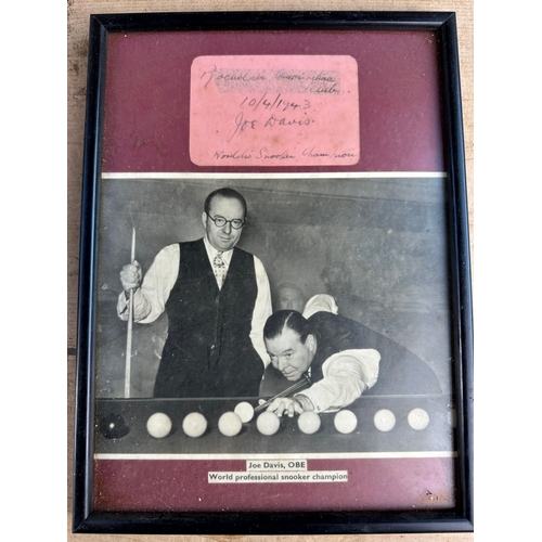 197 - Joe Davis Snooker Player, Framed Autograph & Picture