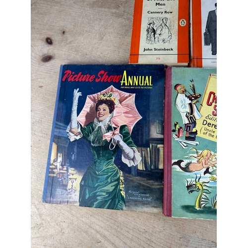 421 - Vintage Annuals & Books