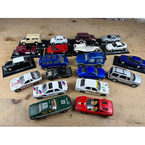 122 - 20 Mixed Corgi & Del Prado Diecast Display Cars