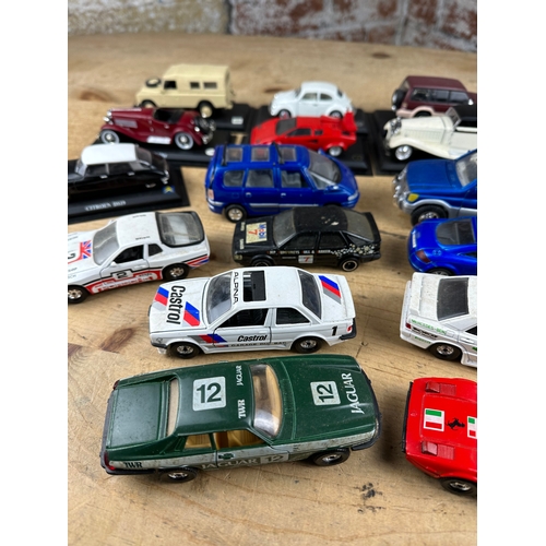 122 - 20 Mixed Corgi & Del Prado Diecast Display Cars