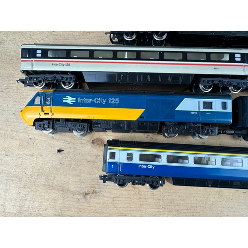 152 - Hornby 00 Gauge Intercity 125 Engines & Rolling Stock