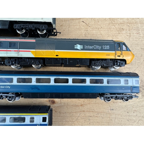 152 - Hornby 00 Gauge Intercity 125 Engines & Rolling Stock