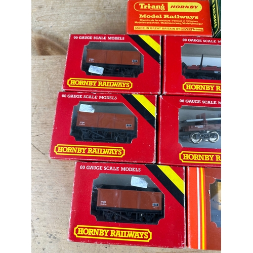 154 - Hornby 00 Gauge Rolling Stock