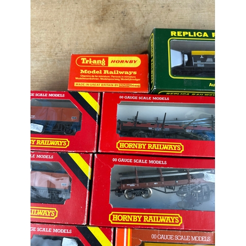 154 - Hornby 00 Gauge Rolling Stock