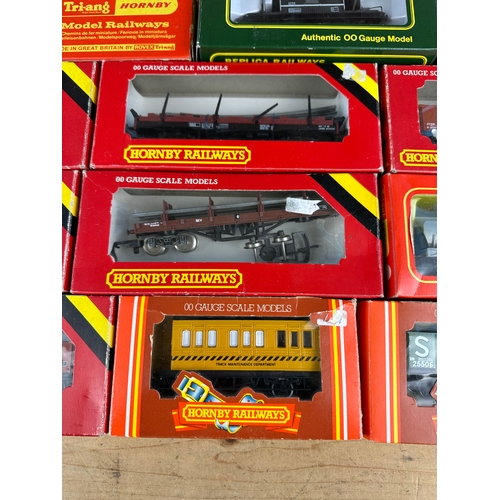 154 - Hornby 00 Gauge Rolling Stock