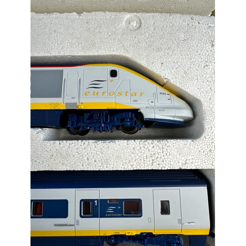 156 - Hornby 00 Gauge Eurostar 3021 / 3022