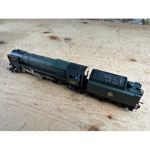 160 - Hornby 00 Gauge Britannia 70000 Model Train