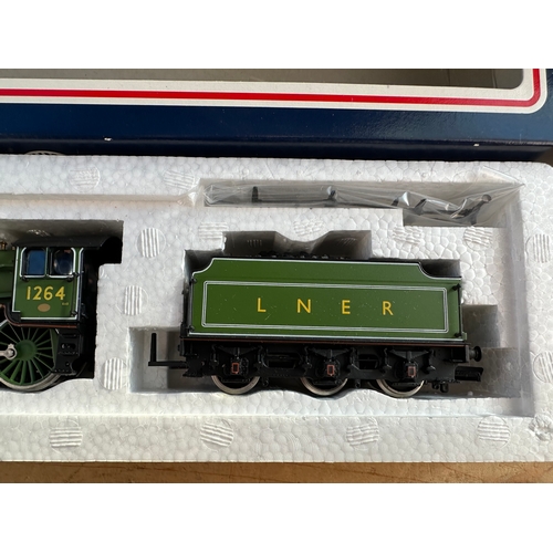 177 - Bachmann 00 Gauge Model Train -  Thompson B1 Class 4-6-0