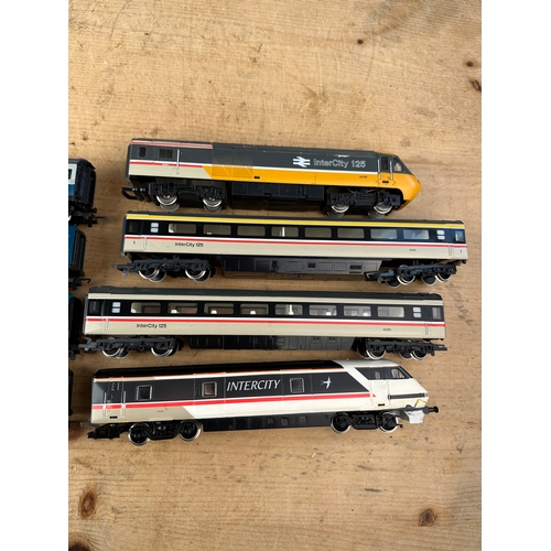 180 - Hornby 00 Gauge Intercity Model Trains