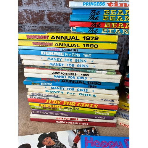 423 - Large Quantity of Vintage Annuals