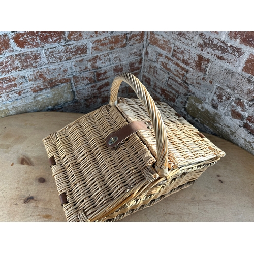 257 - Quality Picnic Hamper with contents