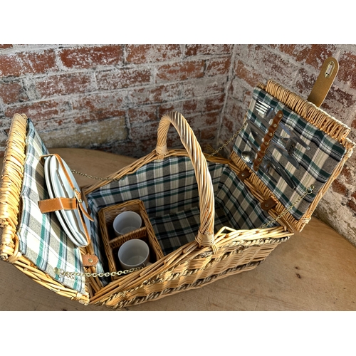 257 - Quality Picnic Hamper with contents