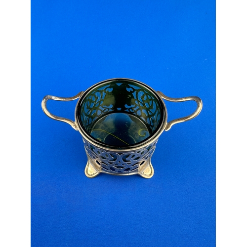 37 - Hallmarked Silver Sugar Bowl with Green Glass Insert. Birmingham 1902 82g