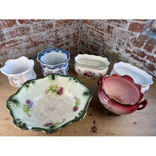 458 - Jardiners, Planters & Washbowl