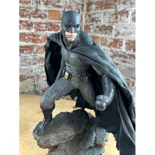 136 - Batman, Batman V Superman : Dawn of Justice Sideshow Premium Format Figure Limited Edition 255/500 -... 