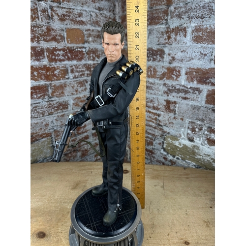 155 - Terminator 2 Judgement Day T-800 Premium Format Figure - Sideshow Collectibles Limited Edition 543/7... 