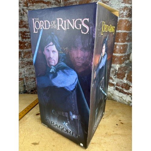 167 - Lord of the Rings Aragorn Premium Format Figure Premium Format Figure - Sideshow Collectibles Limite... 