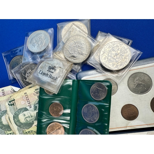76 - 1986 Brilliant Uncirculated Coin Collection alongside other Comemoraticve, Uncirculated & Vintage Co... 