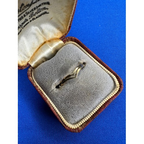 38 - 9ct Gold Wishbone Ring size M .9g