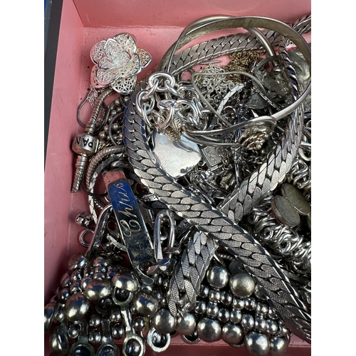 337 - Tray of White Metal Jewellery