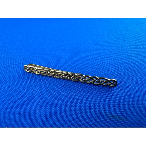 62 - 9ct Gold Celtic Tie Clip 2.35g