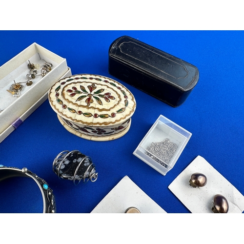 334 - Group of Vintage Jewellery Items & Trinket Box