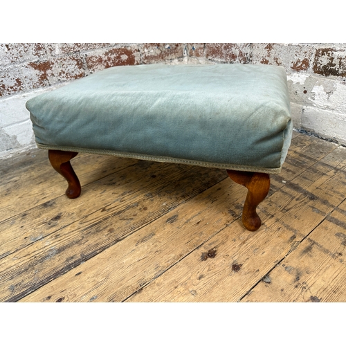 490 - Queen Anne Leg Footstool