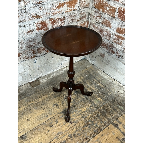 494 - Small Wine Table