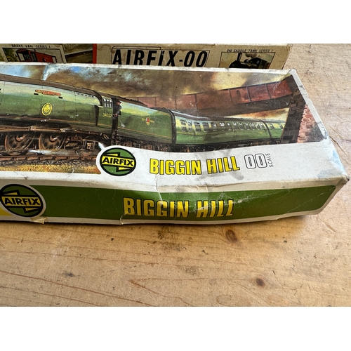 97 - Vintage Airfix Kits: 00 Model Trains, Biggin Hill & Evening Star