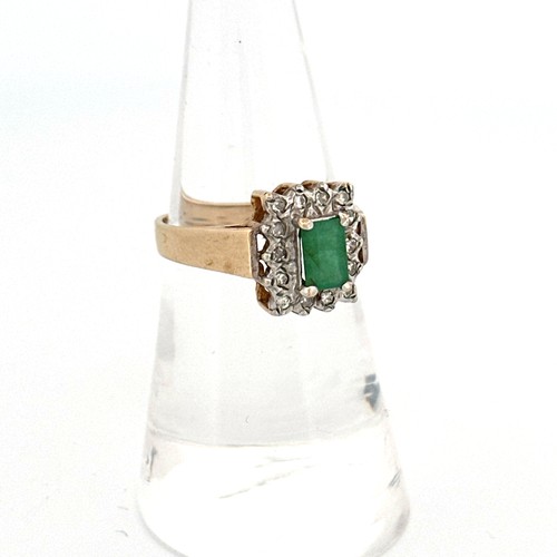 48 - 9ct Gold Ring set with Emerald & small Diamonds size N, 3g gross