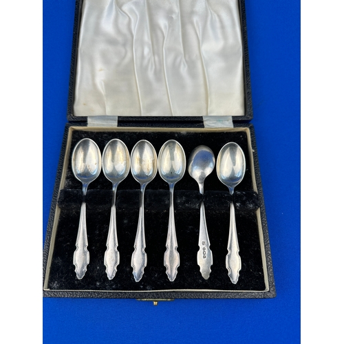 23 - Boxed Set of 6 Hallmarked Silver Teaspoons, Sheffield 1958 76.8g.