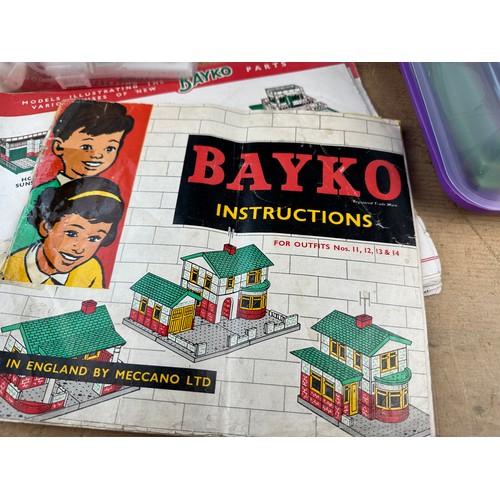 103 - Vintage Bayko Building Set
