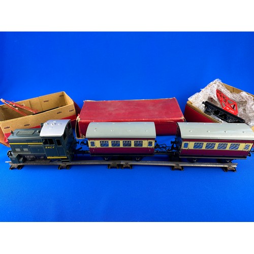 91 - 0 Gauge Model Train, Rolling Stock & Track - Hornby & Lima