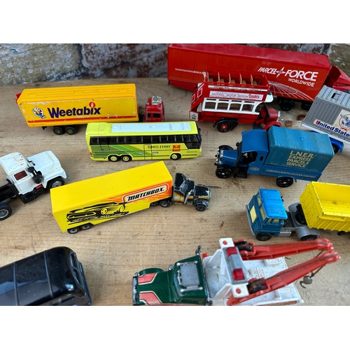 69 - Corgi & Matchbox Diecast Trucks & Lorries