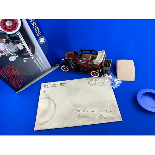 54 - Franklin Mint Bonnie & Clyde 1932 Ford V8 Model with Box