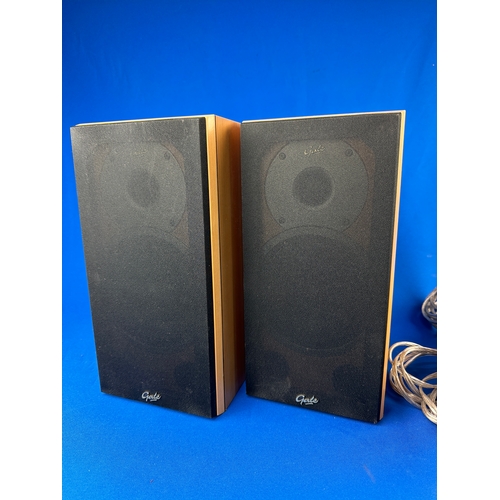 381 - Gale Series 30, 3020 Bookshelf Speakers with a Quantity of Quality Speaker Wire